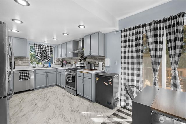 1908 Oak Road, Lynnwood, WA 98087