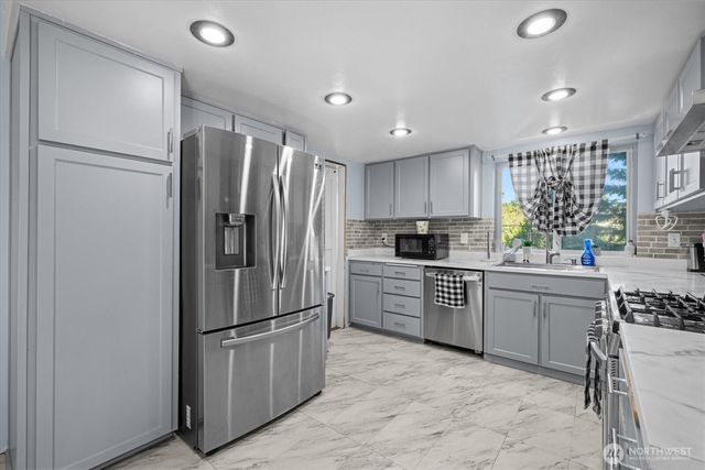 1908 Oak Road, Lynnwood, WA 98087