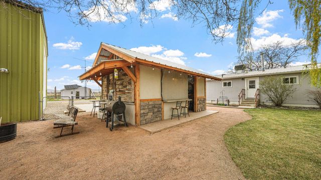 2120 J Road, Grand Junction, CO 81505