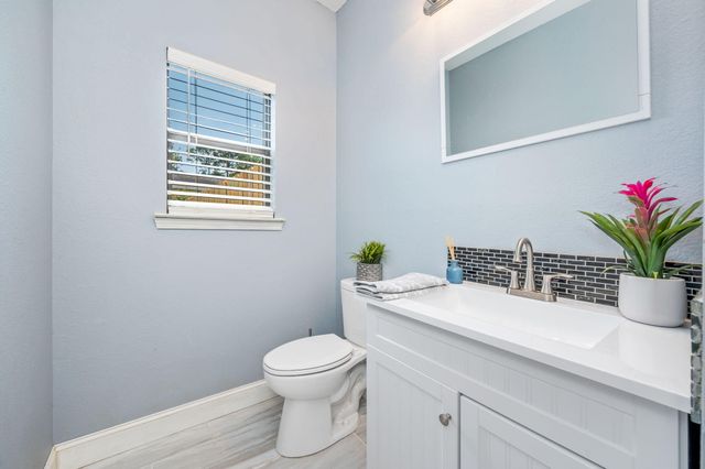 38 NW Poulton Drive, Fort Walton Beach, FL 32548