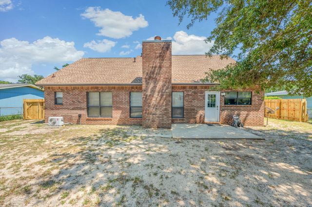 38 NW Poulton Drive, Fort Walton Beach, FL 32548