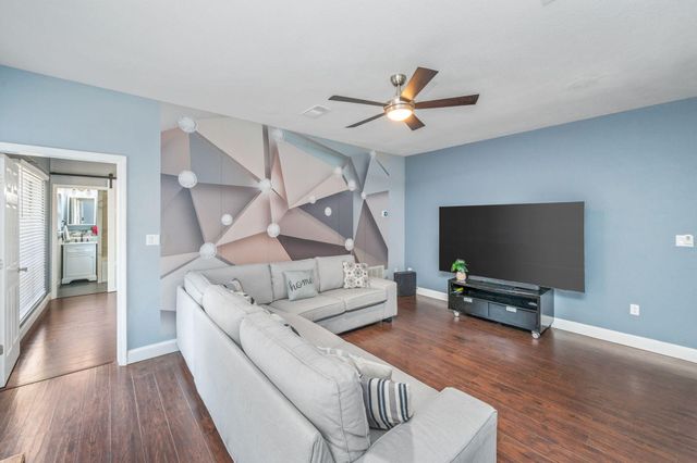 38 NW Poulton Drive, Fort Walton Beach, FL 32548