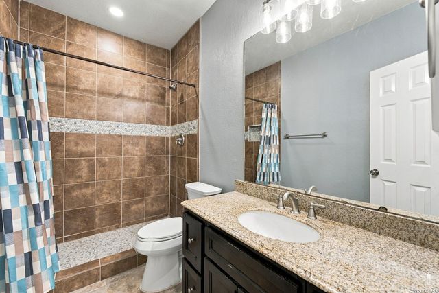 8633 Datapoint Dr Apt 213, San Antonio, TX 78229