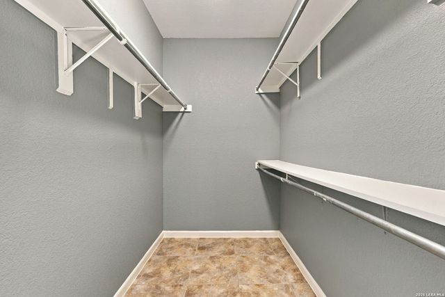 8633 Datapoint Dr Apt 213, San Antonio, TX 78229