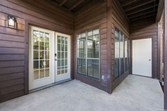 8633 Datapoint Dr Apt 213, San Antonio, TX 78229