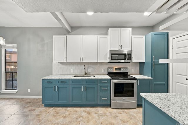 8633 Datapoint Dr Apt 213, San Antonio, TX 78229