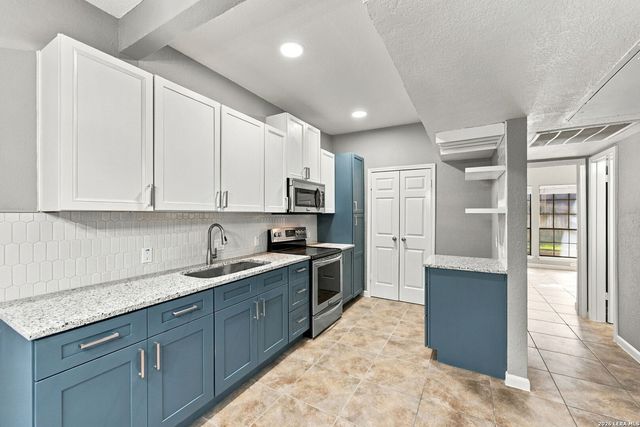 8633 Datapoint Dr Apt 213, San Antonio, TX 78229