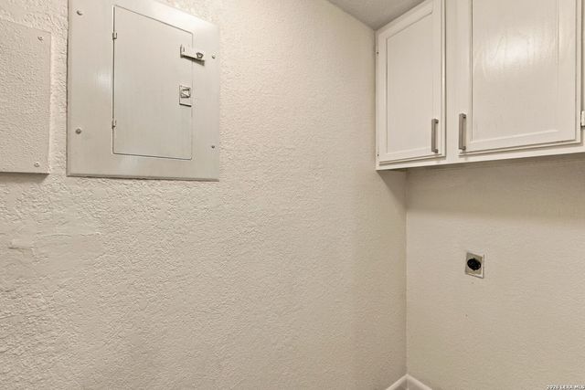8633 Datapoint Dr Apt 213, San Antonio, TX 78229