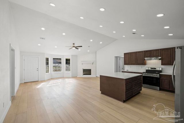 1230 Middlebrook Dr, Pensacola, FL 32506