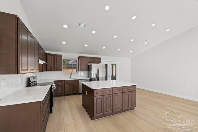 1230 Middlebrook Dr, Pensacola, FL 32506