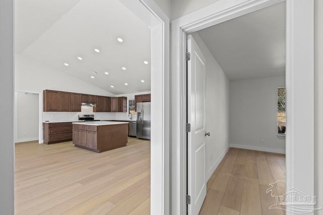 1230 Middlebrook Dr, Pensacola, FL 32506