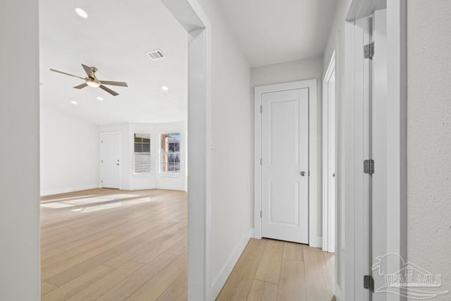 1230 Middlebrook Dr, Pensacola, FL 32506