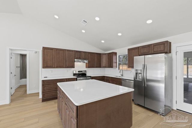 1230 Middlebrook Dr, Pensacola, FL 32506