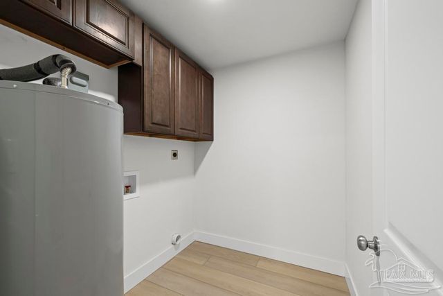 1230 Middlebrook Dr, Pensacola, FL 32506