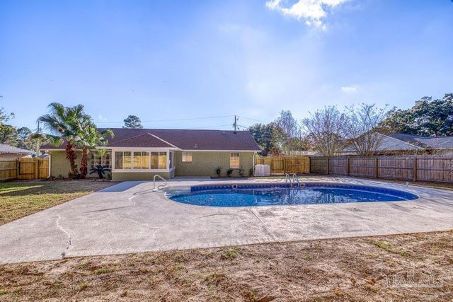 1230 Middlebrook Dr, Pensacola, FL 32506