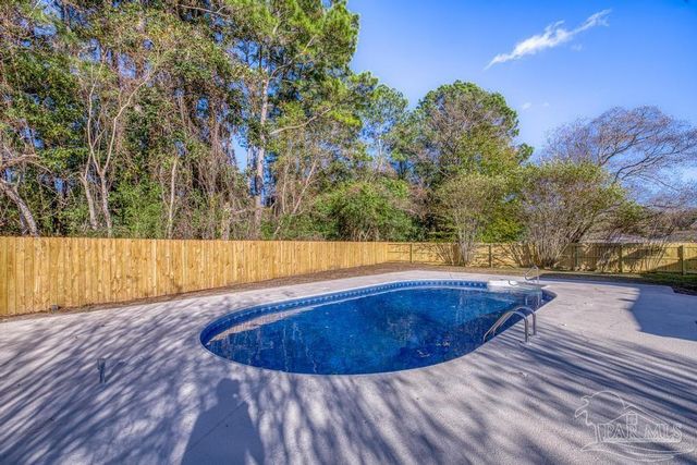 1230 Middlebrook Dr, Pensacola, FL 32506