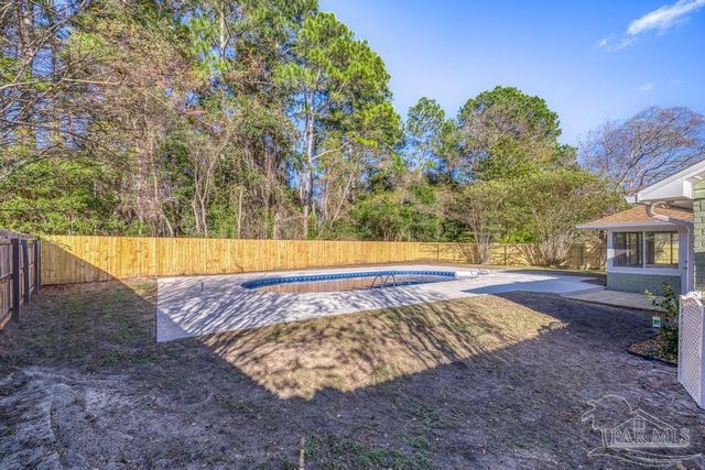 1230 Middlebrook Dr, Pensacola, FL 32506