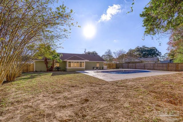 1230 Middlebrook Dr, Pensacola, FL 32506