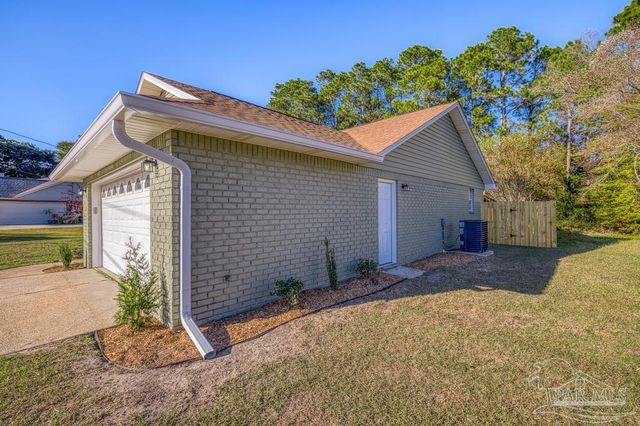 1230 Middlebrook Dr, Pensacola, FL 32506