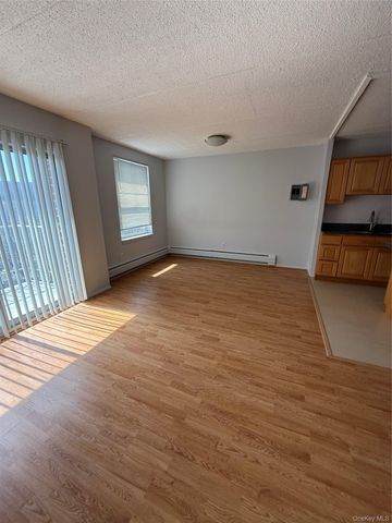 35 Park Avenue 6T, Suffern, NY 10901