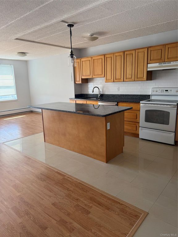 35 Park Avenue 6T, Suffern, NY 10901