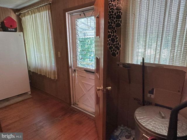 8608 OAK RD, Baltimore, MD 21219