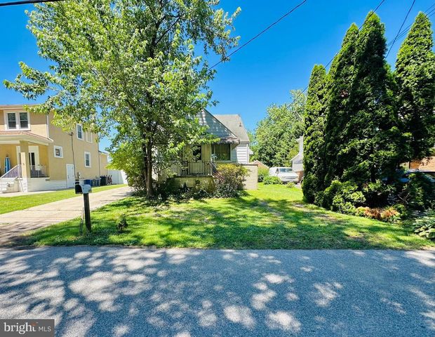 8608 OAK RD, Baltimore, MD 21219