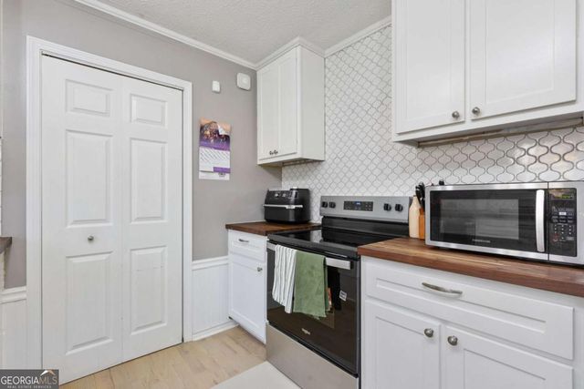 1389 Ashbrook Drive, Lawrenceville, GA 30043