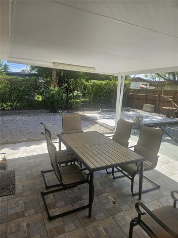 5318 W 4th Lane, Hialeah, FL 33012