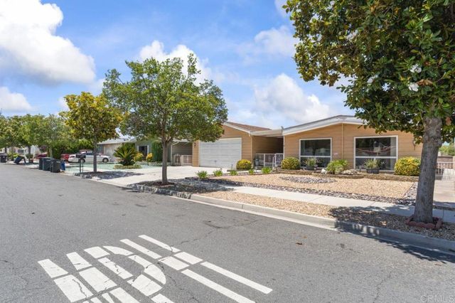 1223 Brentwood Way, Hemet, CA 92545