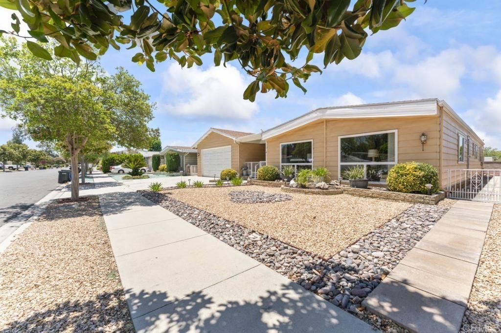 Image 11 of property listing at 1223 Brentwood Way, Hemet, CA 92545