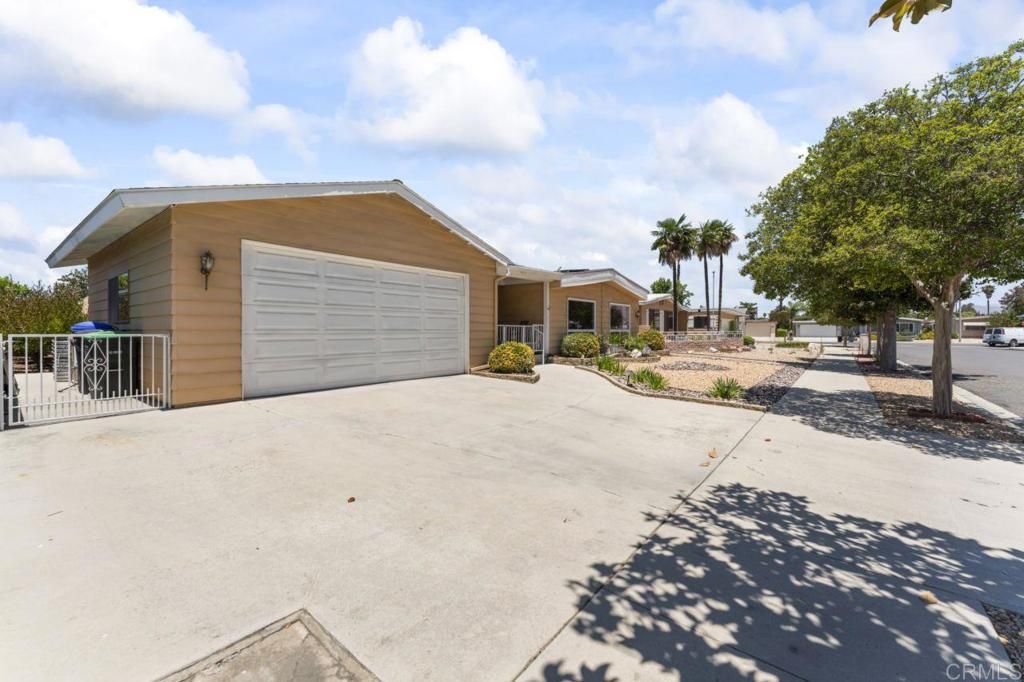 Image 13 of property listing at 1223 Brentwood Way, Hemet, CA 92545
