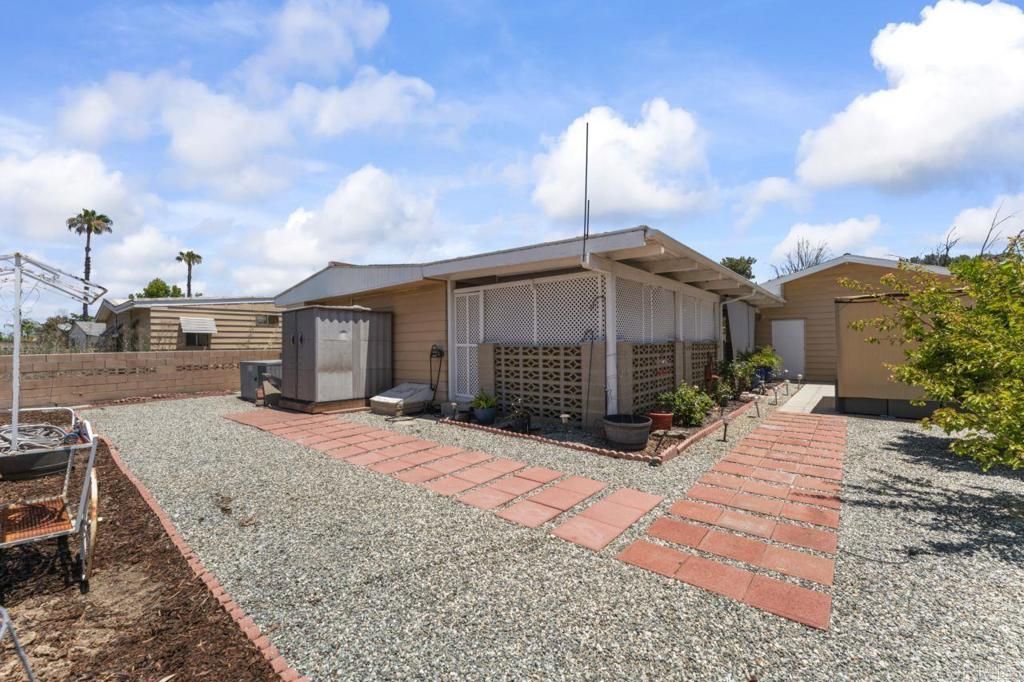Image 22 of property listing at 1223 Brentwood Way, Hemet, CA 92545