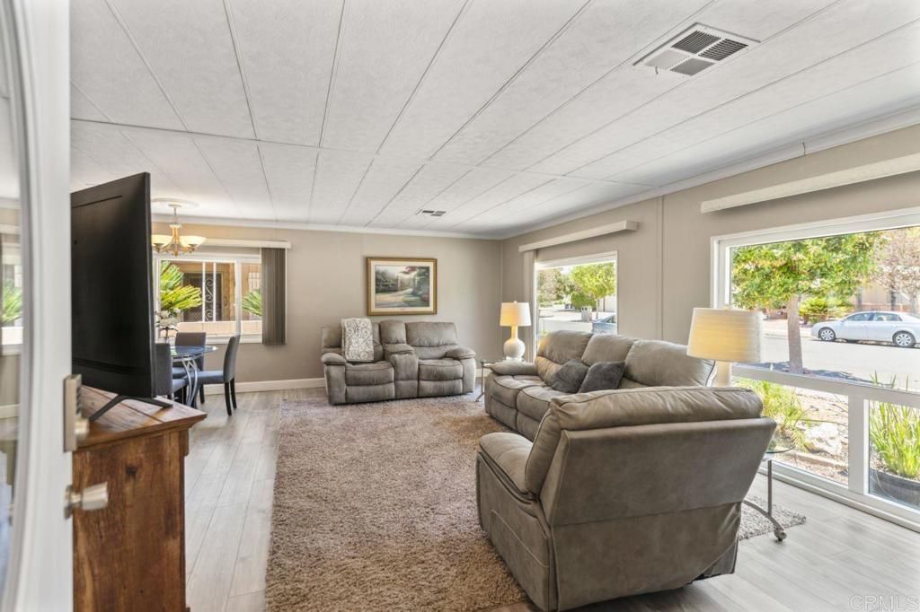 Image 24 of property listing at 1223 Brentwood Way, Hemet, CA 92545