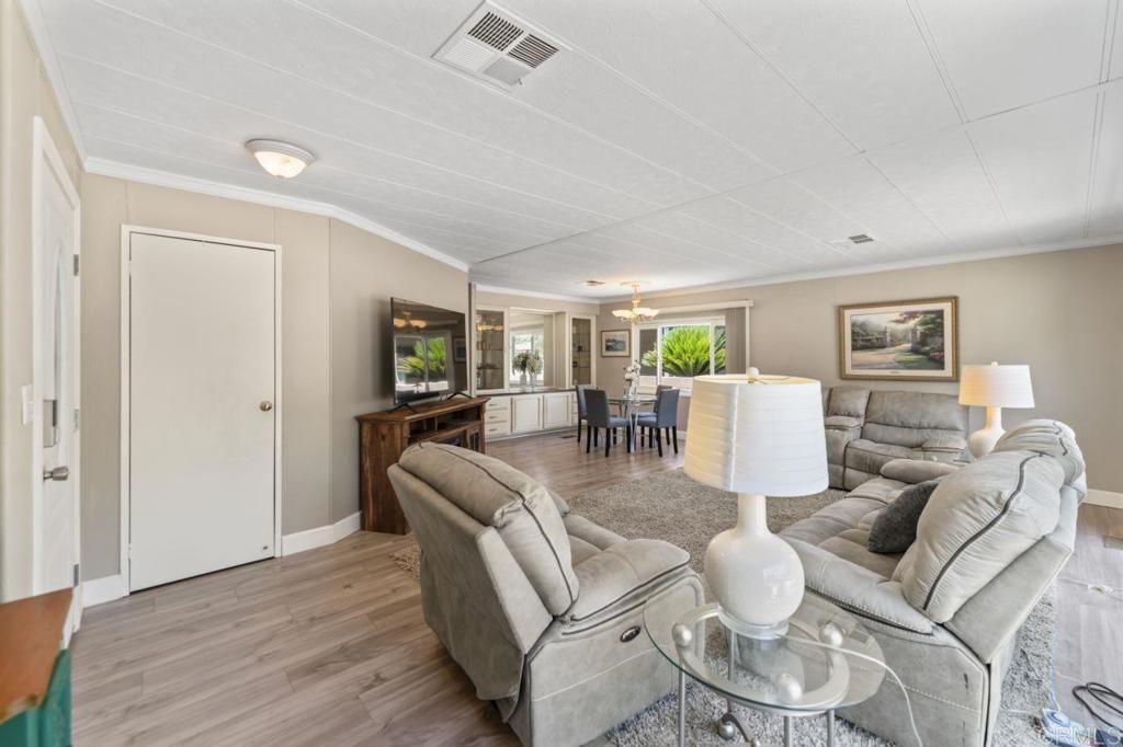 Image 26 of property listing at 1223 Brentwood Way, Hemet, CA 92545