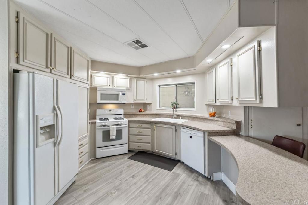 Image 30 of property listing at 1223 Brentwood Way, Hemet, CA 92545