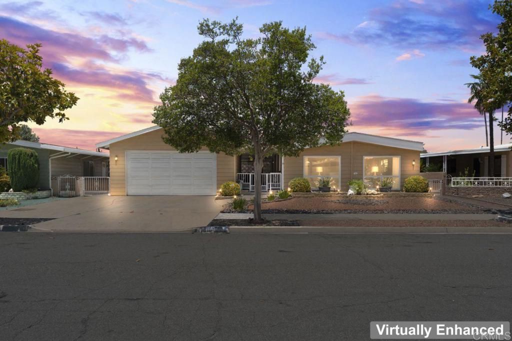 Image 9 of property listing at 1223 Brentwood Way, Hemet, CA 92545