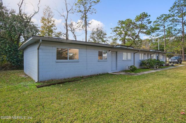 1989 GOLDEN GLOW Lane, Jacksonville, FL 32210
