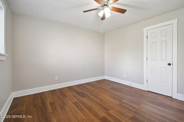 1989 GOLDEN GLOW Lane, Jacksonville, FL 32210