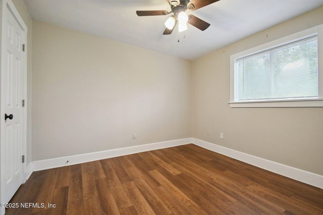 1989 GOLDEN GLOW Lane, Jacksonville, FL 32210