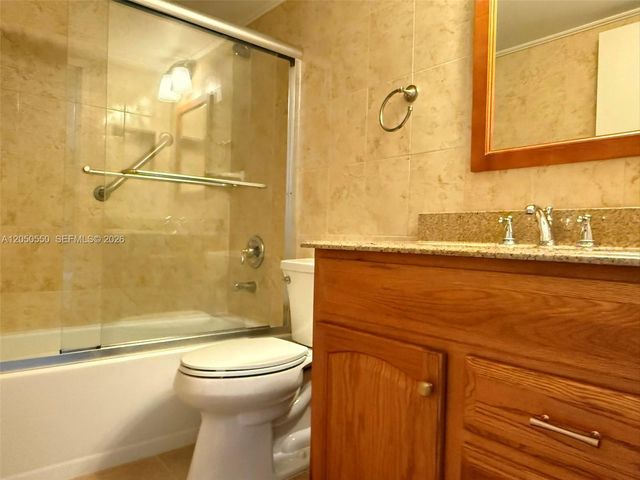 900 SW 9th Street Cir 103, Boca Raton, FL 33486