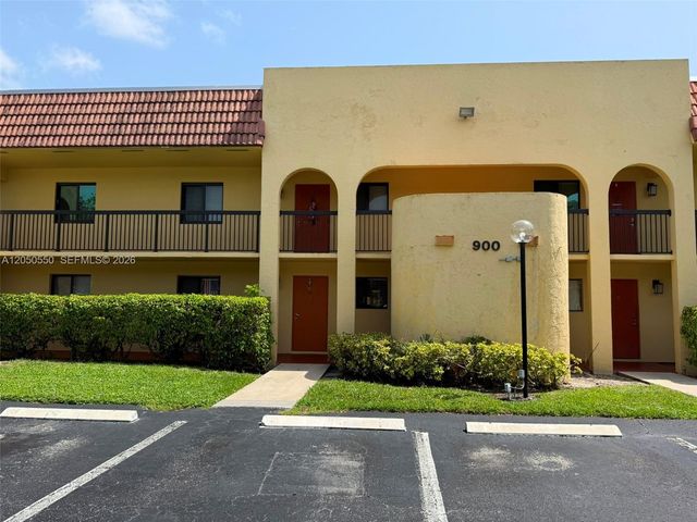 900 SW 9th Street Cir 103, Boca Raton, FL 33486