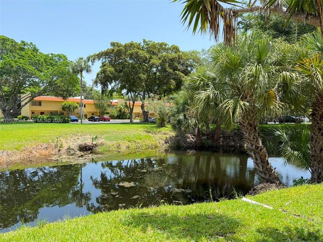 900 SW 9th Street Cir 103, Boca Raton, FL 33486