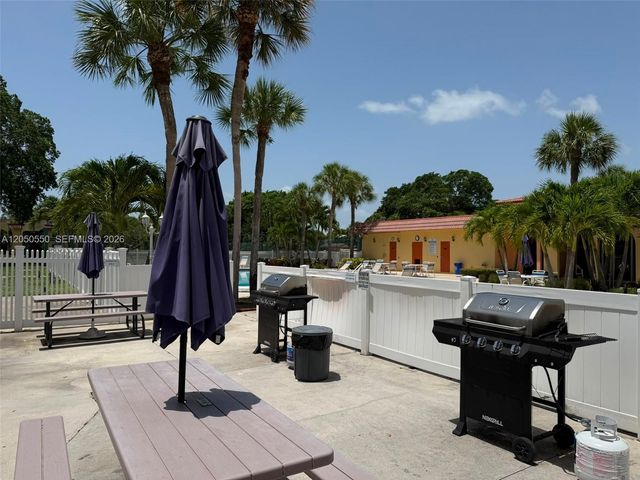 900 SW 9th Street Cir 103, Boca Raton, FL 33486