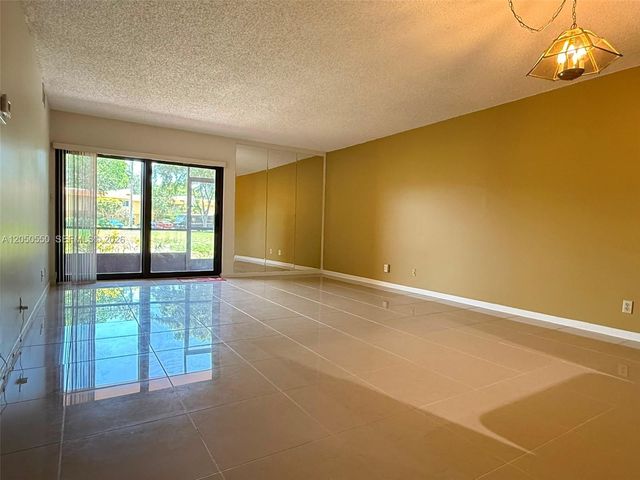 900 SW 9th Street Cir 103, Boca Raton, FL 33486