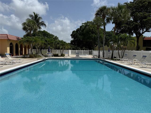 900 SW 9th Street Cir 103, Boca Raton, FL 33486