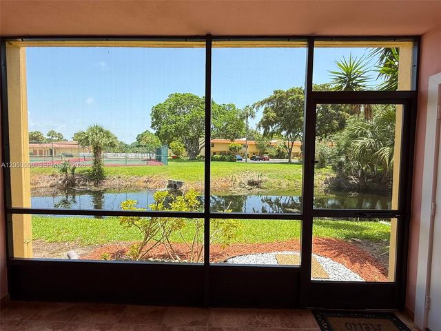 900 SW 9th Street Cir 103, Boca Raton, FL 33486