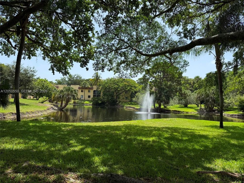 900 SW 9th Street Cir 103, Boca Raton, FL 33486