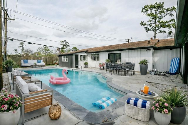 6002 Greenmont Drive, Houston, TX 77092