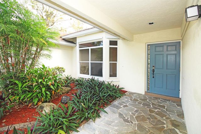 896 ROSE Court, Wellington, FL 33414